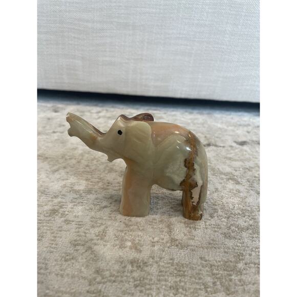 Hand Carved Natural Onyx Stone Elephant Figurine Statue Sculpture Home Decor 4x3 - Picture 1 of 7